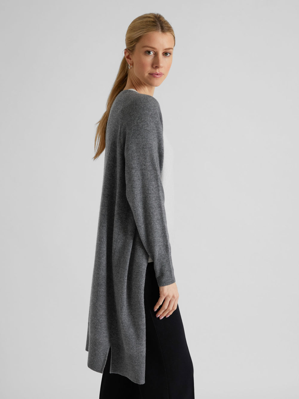 Cashmere cardigan "Linnea" - Dark grey - 100% pure Cashmere - Scandinavian design - Kashmina of Norway