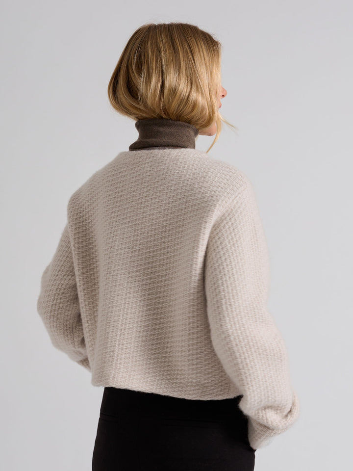 Cashmere jacket "Luna" in 100% cashmere. Scandinavian design by Kashmina. Color: Cream.