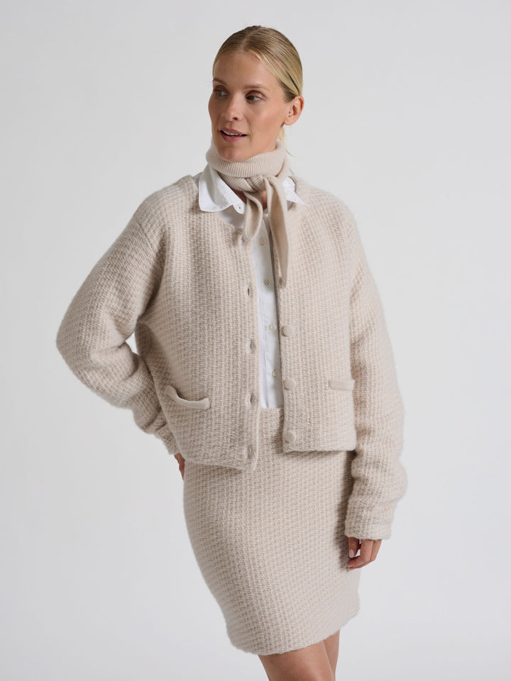 Cashmere jacket "Luna" in 100% cashmere. Scandinavian design by Kashmina. Color: Cream.