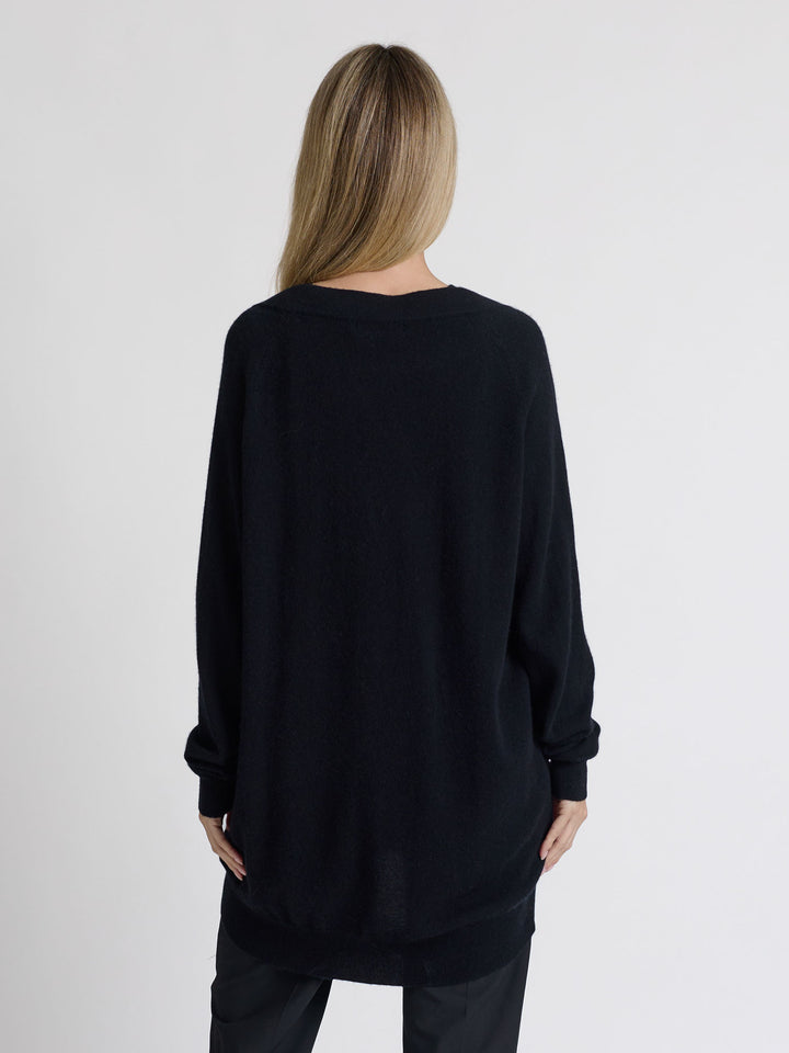 Cashmere cardigan "Lykke" 100% pure cashmere. Scandinavian design. Color: Black