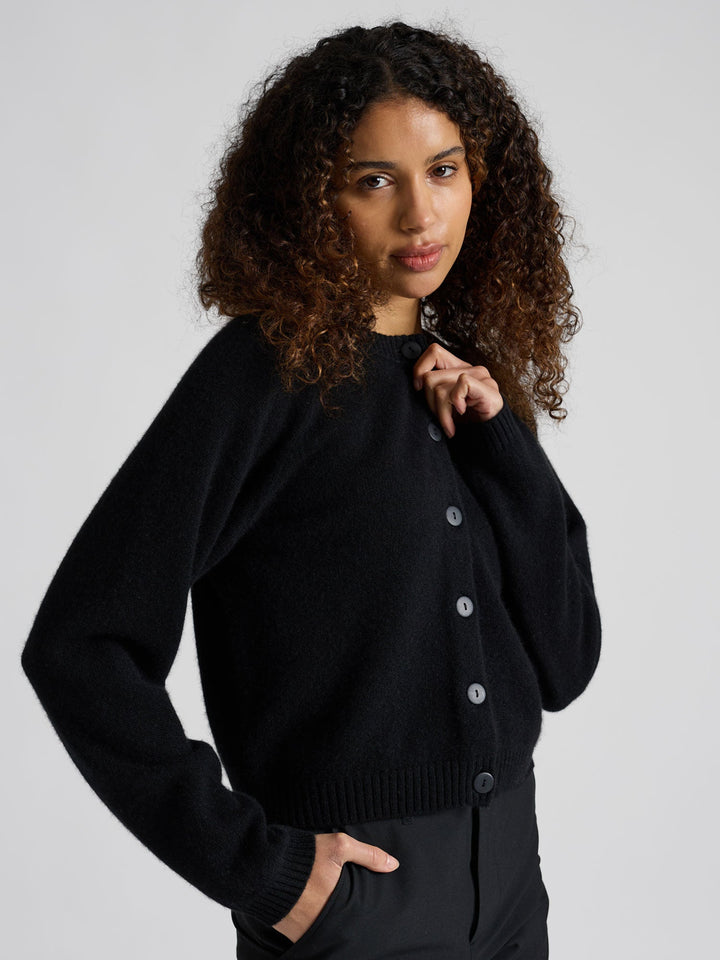 Cashmere cardigan "Randi" - Black - 100% pure Cashmere - Scandinavian design - Kashmina