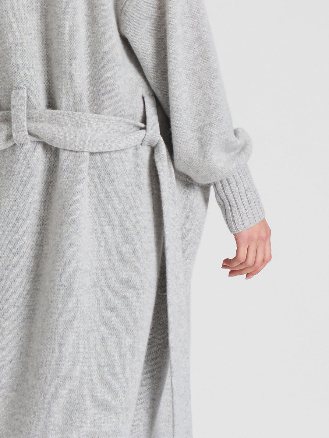 Cashmere coat "Trench" in 100% pure cashmere. Scandinavian design by Kashmina. Color:  Light Grey.