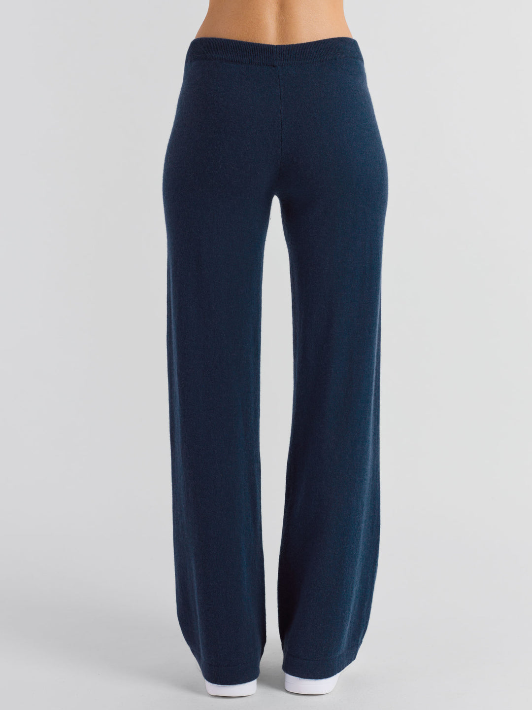 Cashmere pants "classic pants"  in 100% pure cashmere. Color: Mountain Blue. Scandinavian design by Kashmina.