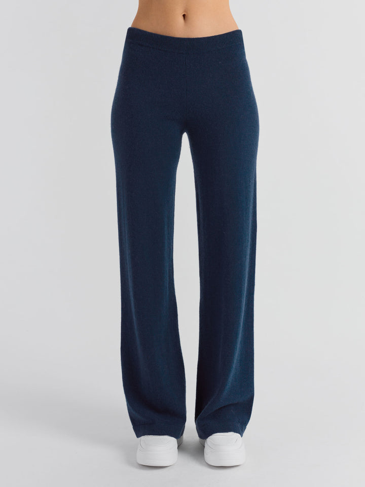 Cashmere pants "classic pants"  in 100% pure cashmere. Color: Mountain Blue. Scandinavian design by Kashmina.