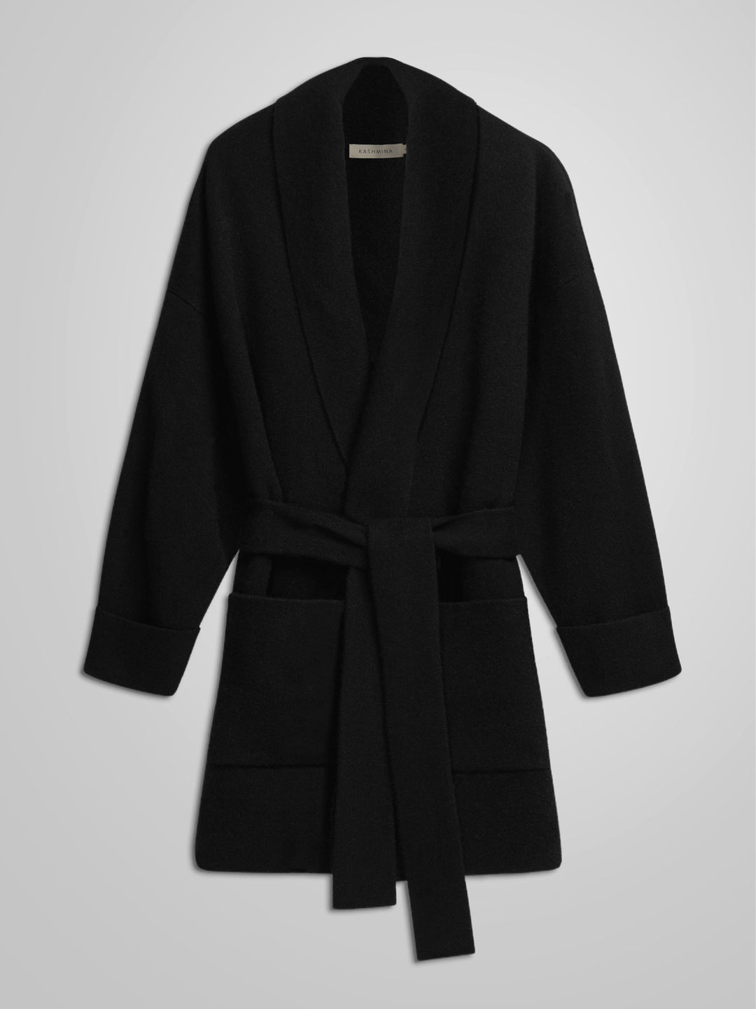 Cashmere coat "Liv" in 100% pure cashmere. Scandinavian design by Kashmina. Color: Black.