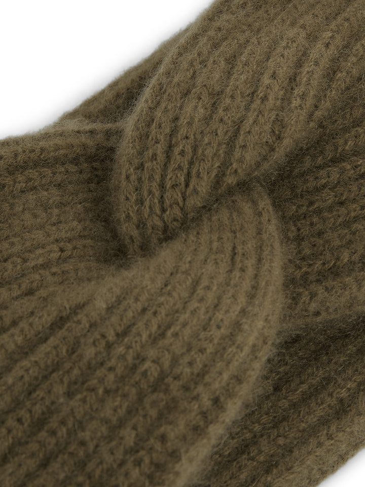 Cashmere head band Freya in 100% cashmere. Color: Hunter (dark green). Scandinavian design from Kashmina