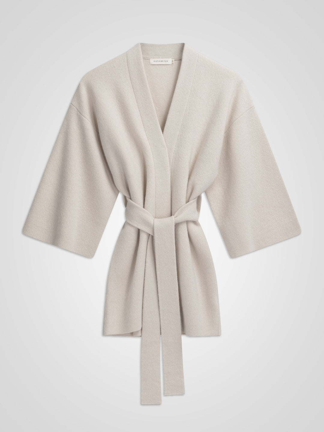 Cashmere jacket "Vera" in 100% pure cashmere. Scandinavian design by Kashmina. Color: Cream.