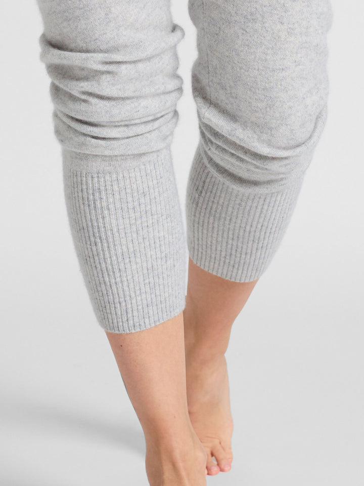 Cashmere pants "Chill Pants" in 100% pure cashmere. color: light grey. Scandinavian design by Kashmina