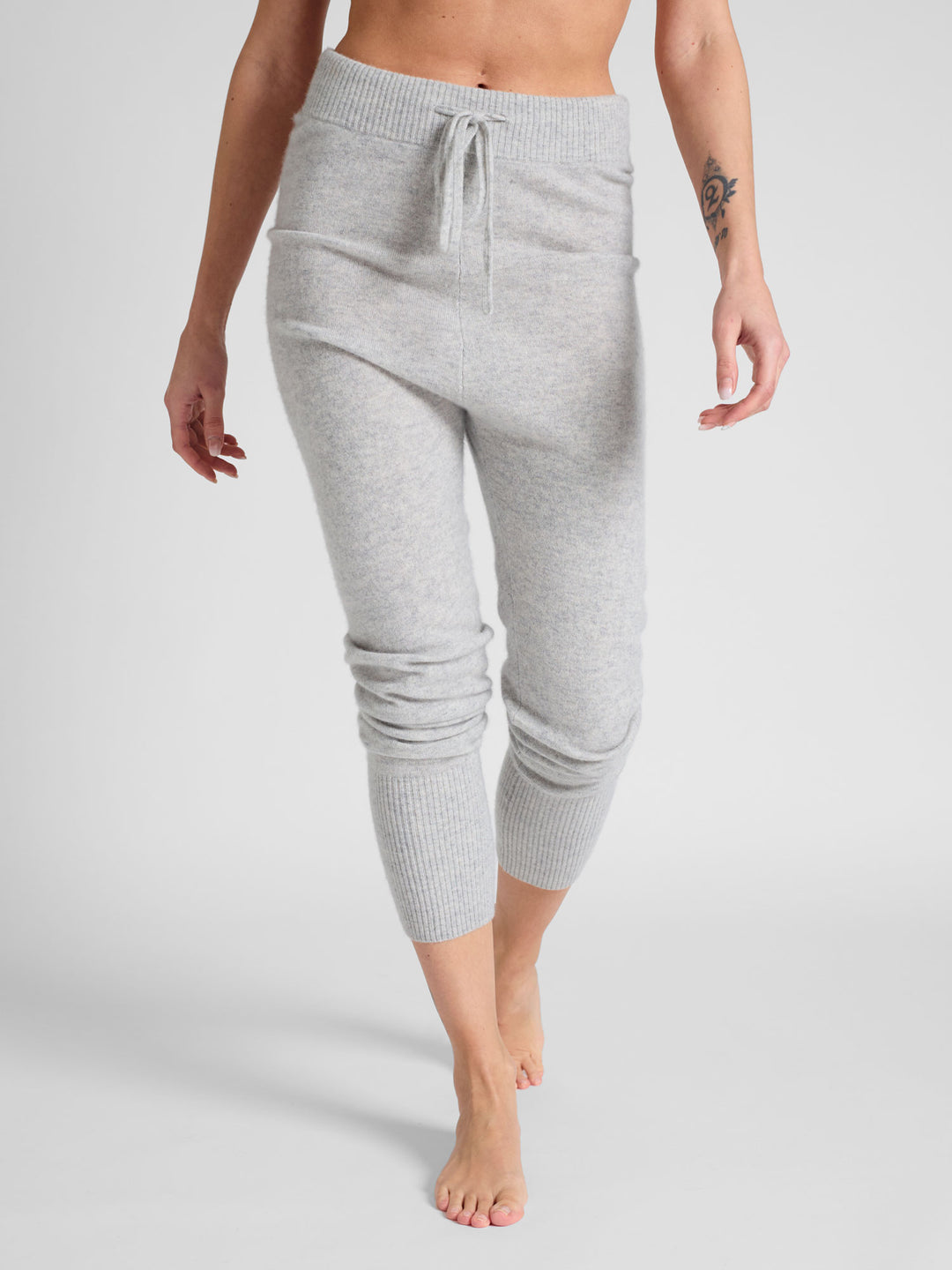 Cashmere pants "Chill Pants" in 100% pure cashmere. color: light grey. Scandinavian design by Kashmina