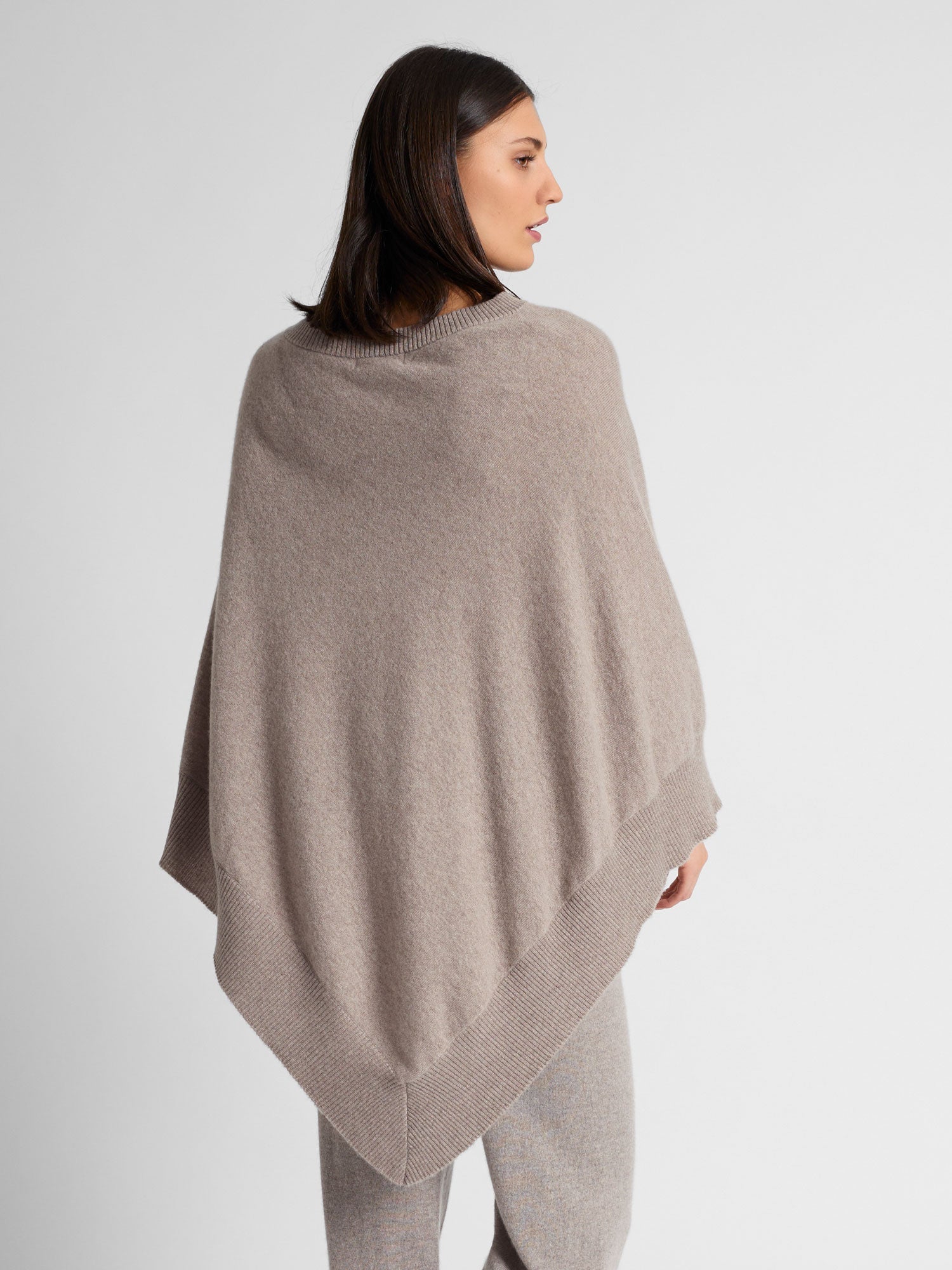 Cashmere poncho 