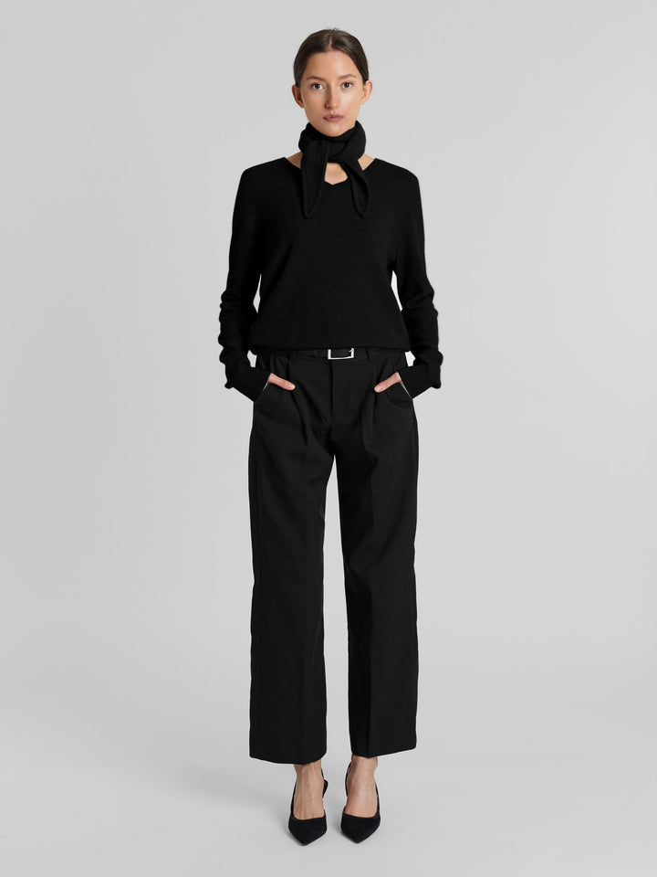 Small cashmere scarf "Alfie" in 100% pure cashmere. Scandinavian design by Kashmina. Color: Black.