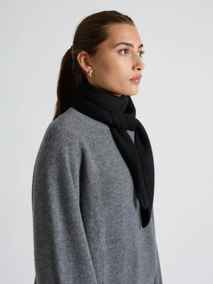Cashmere scarf "Astrid" - Black