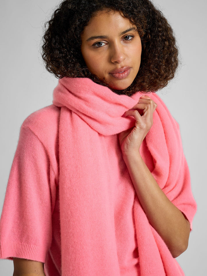 Airy cashmere scarf "Flow" - Bubblegum pink - 100% pure Cashmere - Scandinavian design - Kashmina