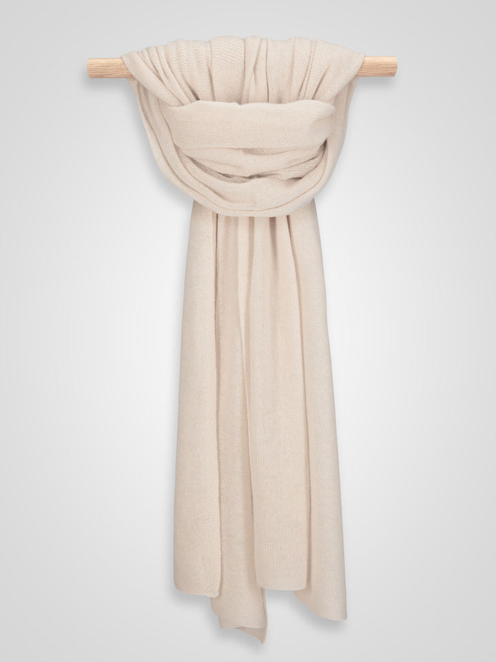 Cashmere scarf "Flow" 100% cashmere from Kashmina. Norwegian design. Color: Cream.
