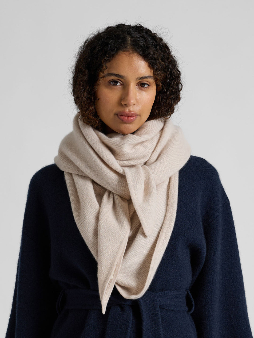 Cashmere scarf "Triangle" - cream - 100% pure Cashmere - Scandinavian design - Kashmina of Norway