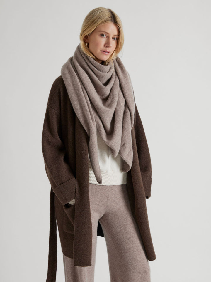 Cashmere scarf "Triangle" - toast - 100% pure Cashmere - Scandinavian design - Kashmina of Norway