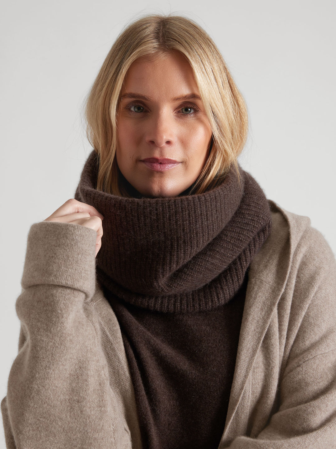 Cashmere snood