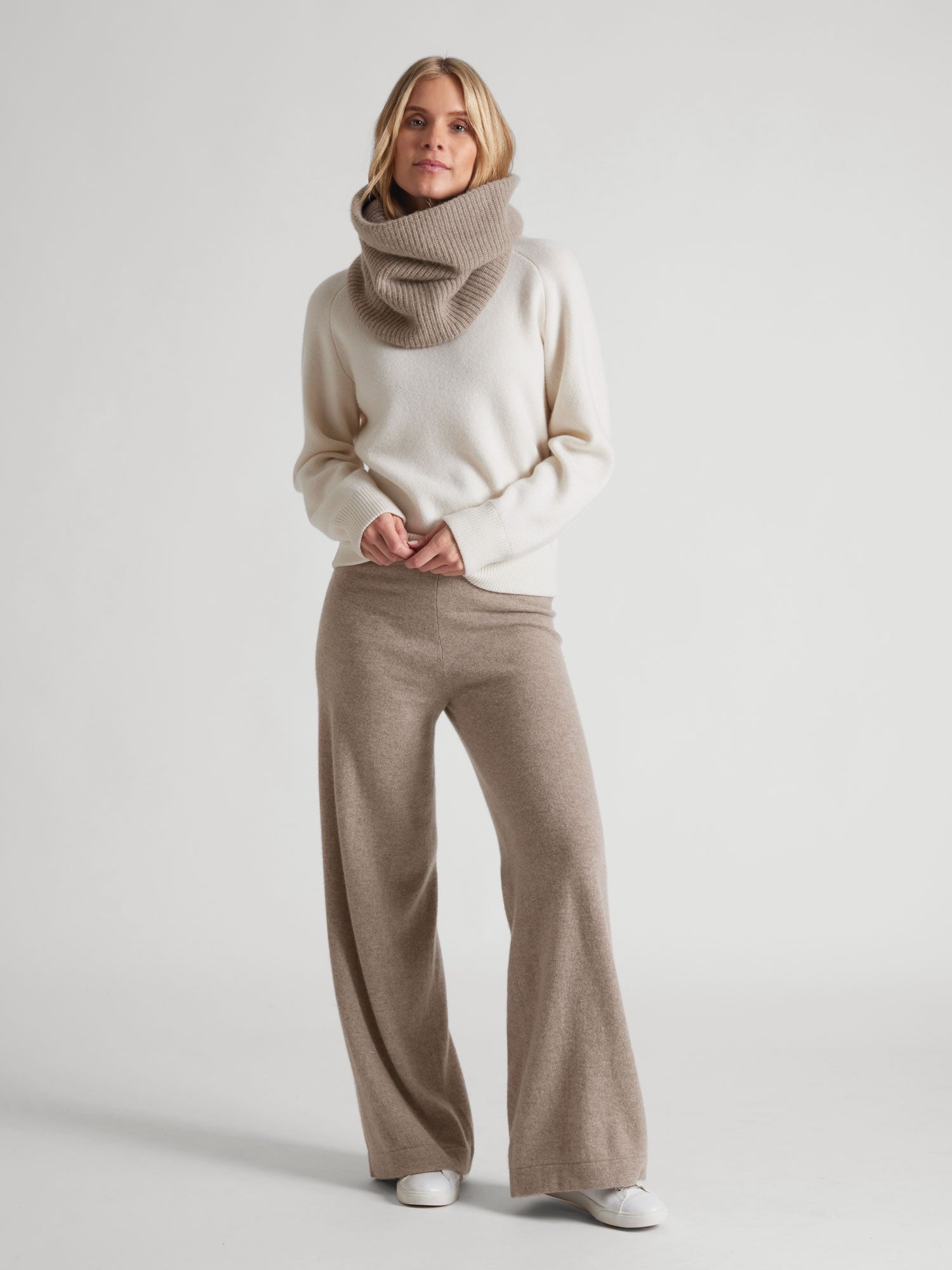 Cashmere snood 