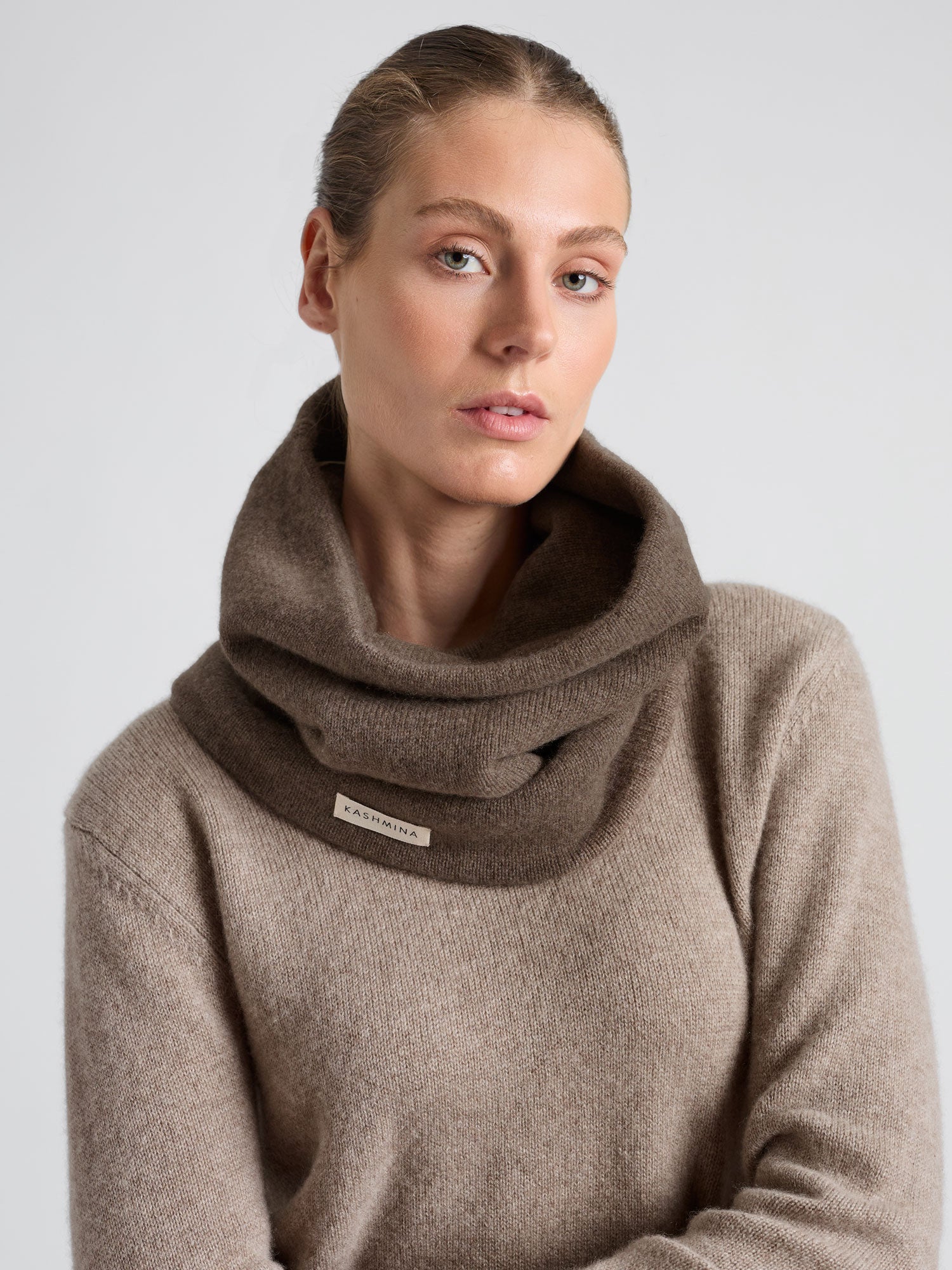 Cashmere snood 