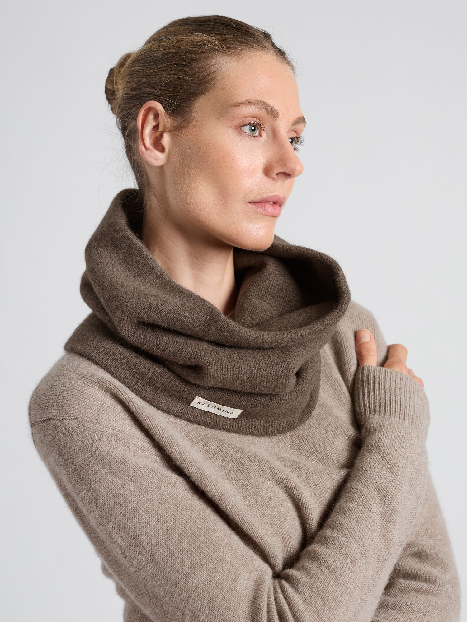 Cashmere snood 