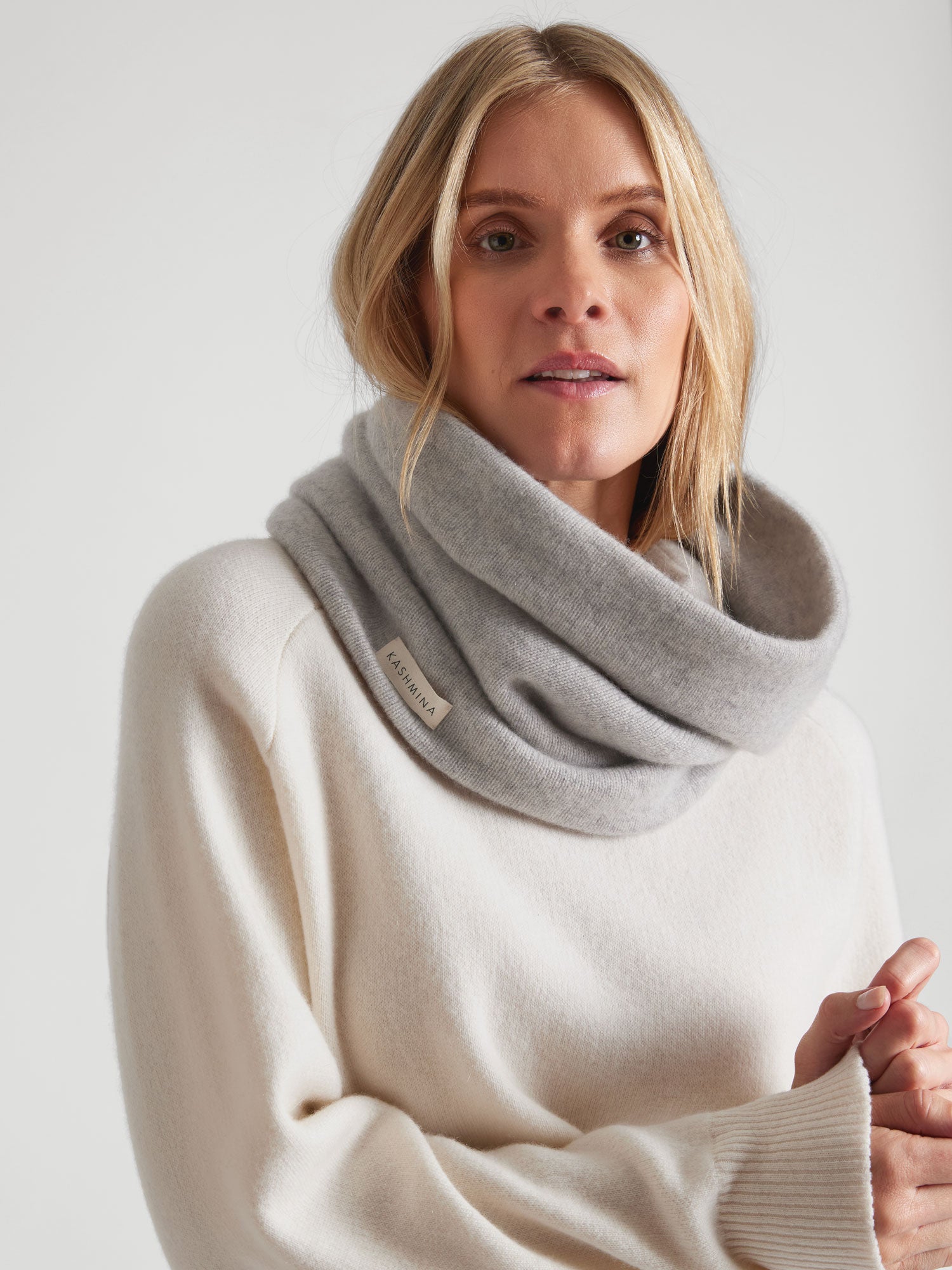 新品 marka wool cashmere Snoode スヌード 新品 marka wool cashmere Snoode スヌード