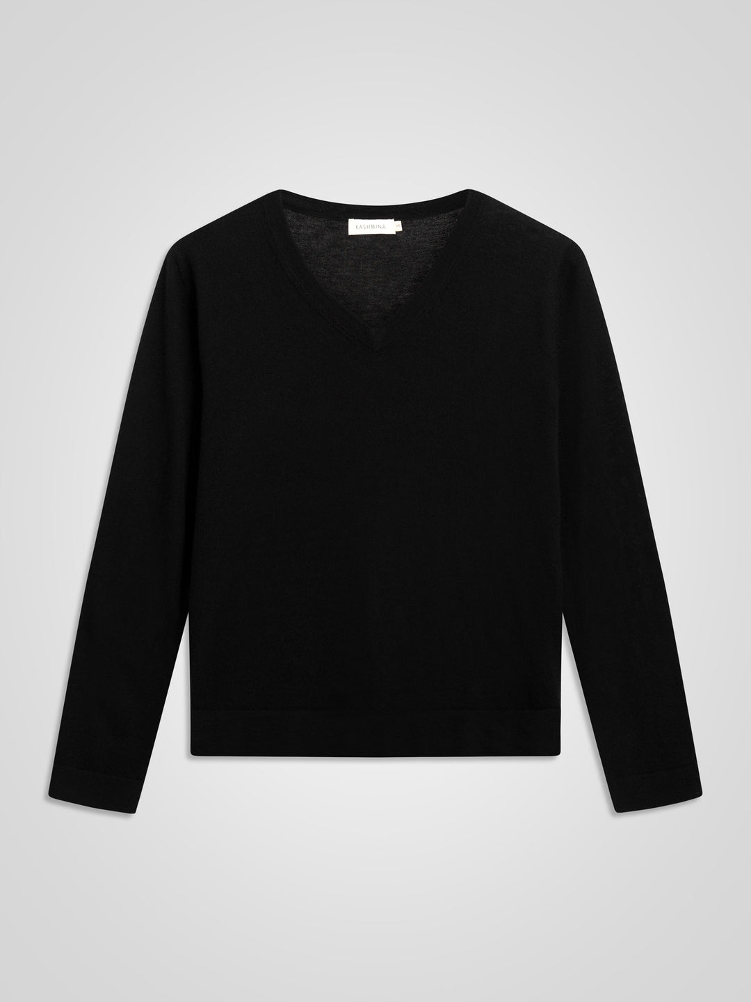 Cashmere sweater Aina, made from 100% pure cashmere. Scandinavian design by Kashmina. Color: Black.