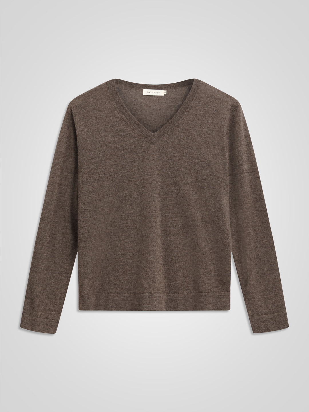 Cashmere sweater Aina, made from 100% pure cashmere. Scandinavian design by Kashmina. Color: Dark Toast.