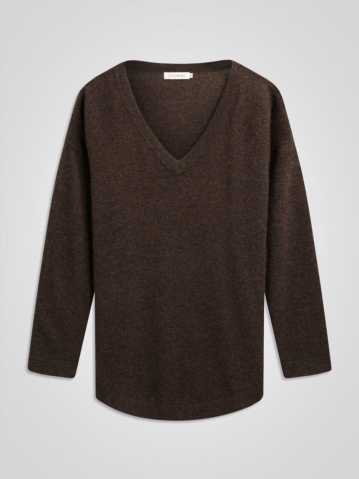 Cashmere sweater v-neck "Alva" in 100% pure cashmere. Scandinavian design by Kashmina. Color: Dark Brown.