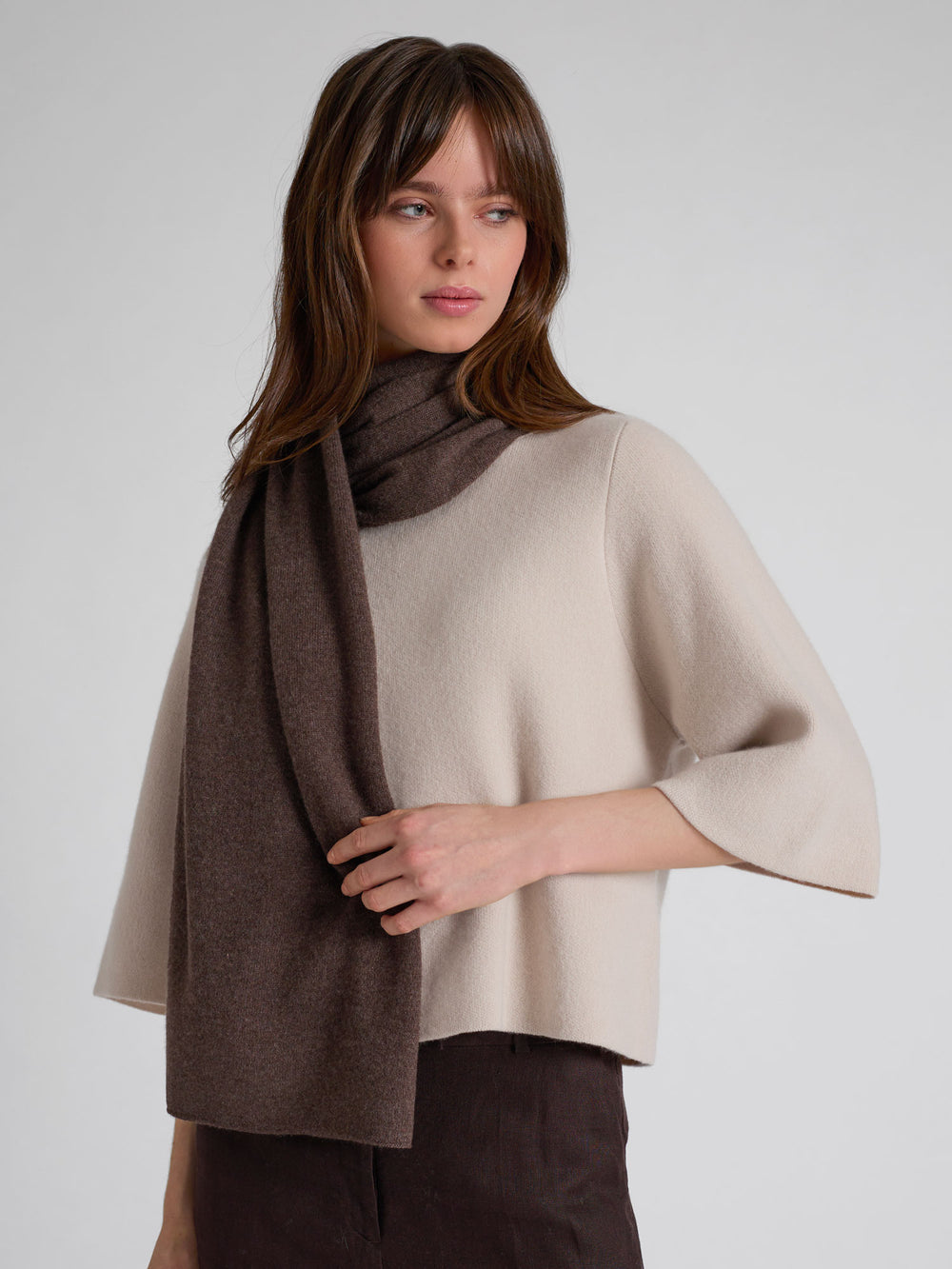 Cashmere sweater "Dina" in 100% pure cashmere. Scandinavian design by Kashmina. Color: Cream.