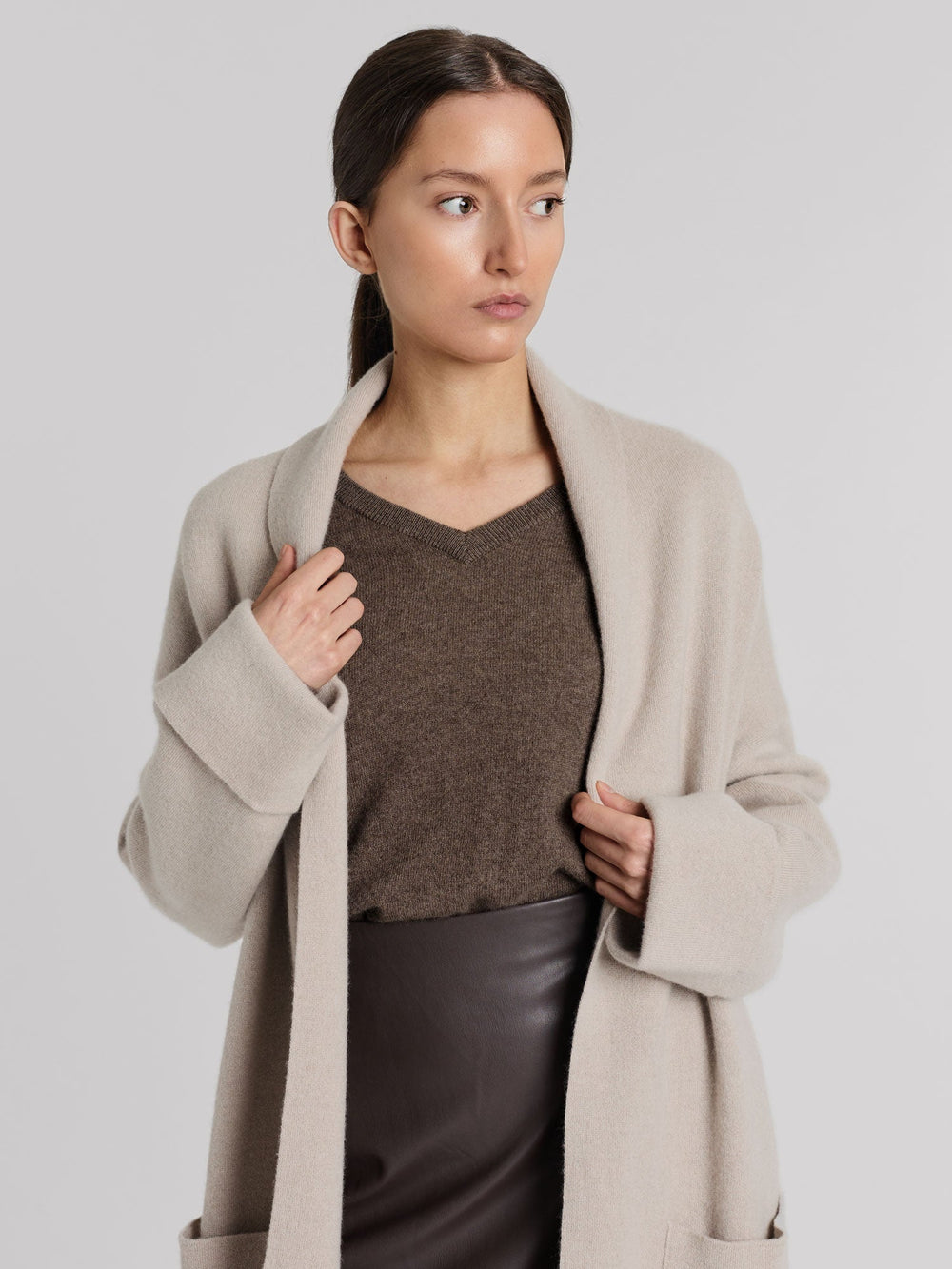 Cashmere sweater "Erle" - Dark Toast - 100% pure Cashmere - Scandinavian design - Kashmina of Norway