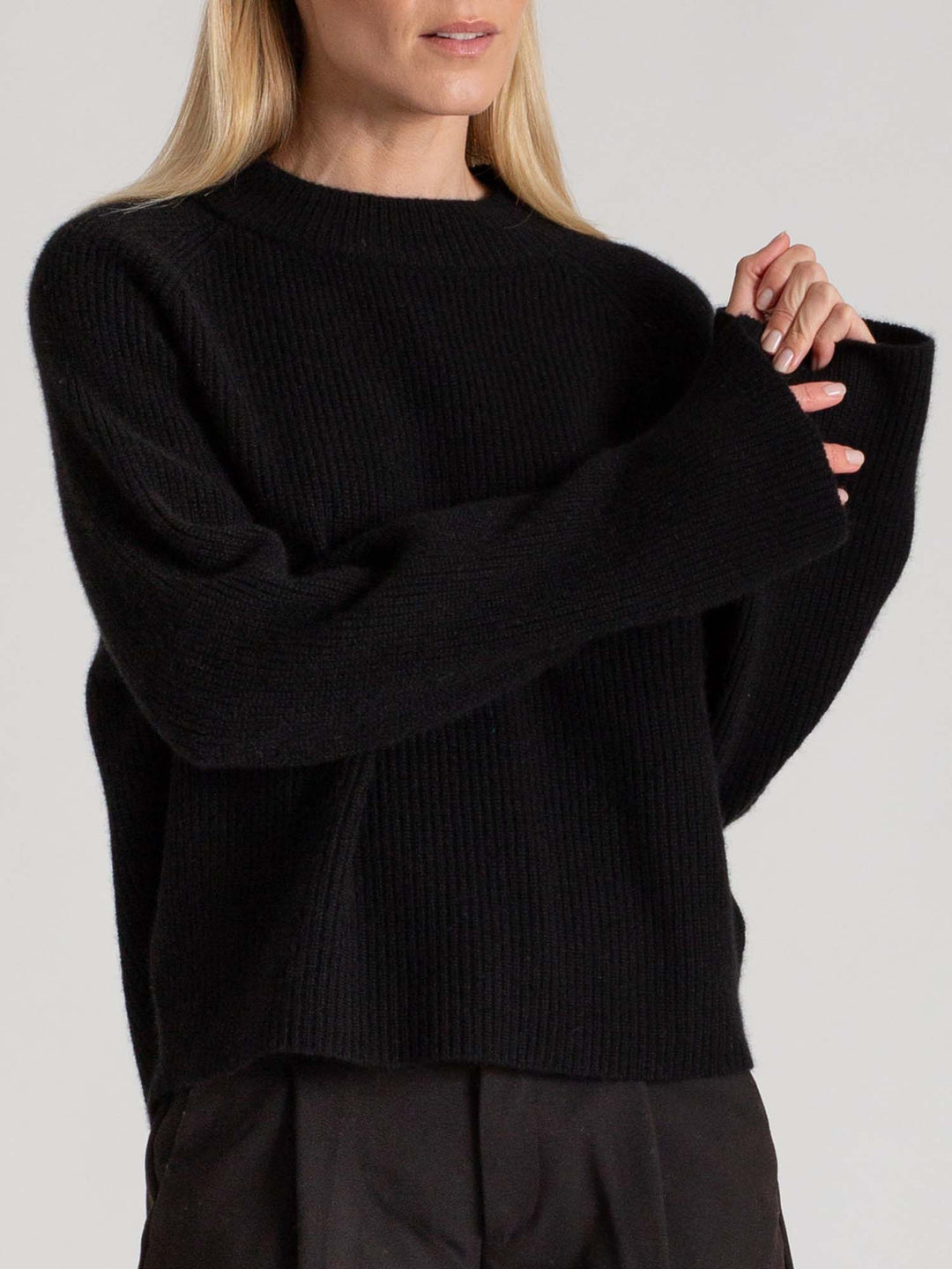 Cashmere sweater "Idun" - black