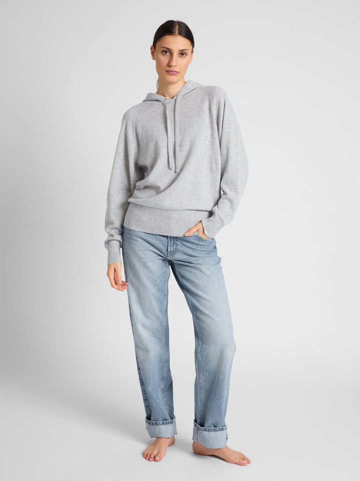 Cashmere hoodie "Lux Hoodie" in 100% pure cashmere. Scandinavian design by Kashmina. Color: Light Grey