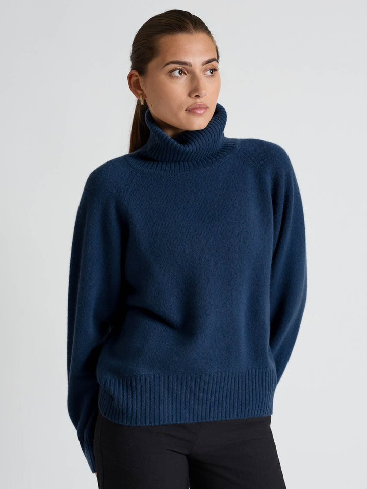 Cashmere sweater "Milano" - mountain blue