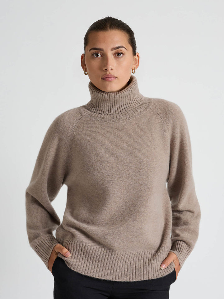 Cashmere sweater "Milano" - toast - 100% pure Cashmere - Scandinavian design - Kashmina of Norway