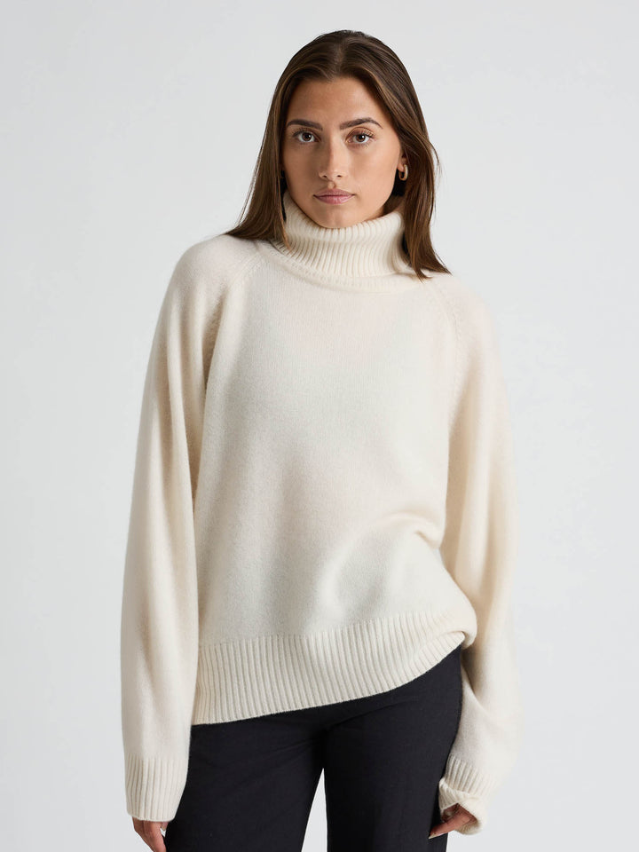 Cashmere sweater "Milano" - white - 100% pure Cashmere - Scandinavian design - Kashmina of Norway