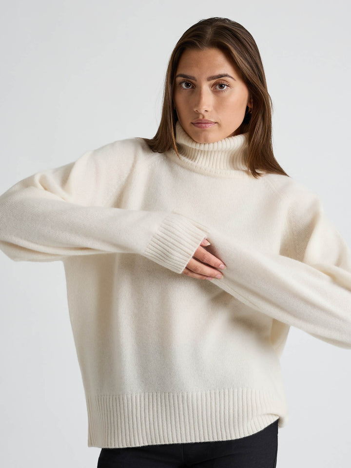 Cashmere sweater "Milano" - white - 100% pure Cashmere - Scandinavian design - Kashmina of Norway