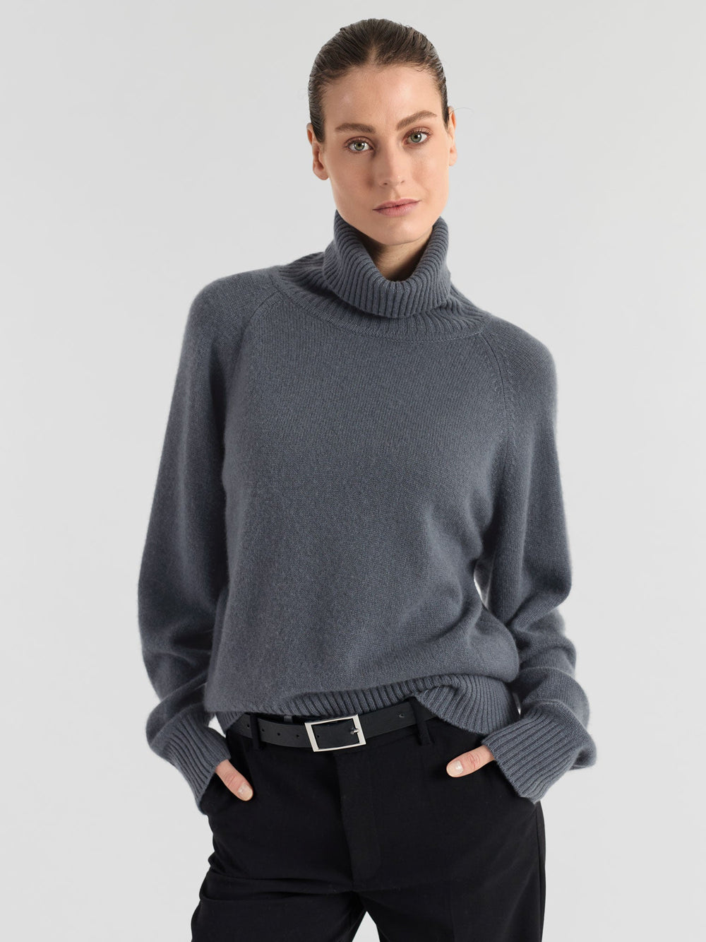 Cashmere sweater "Milano" - Blue fog - 100% pure Cashmere - Scandinavian design - Kashmina of Norway