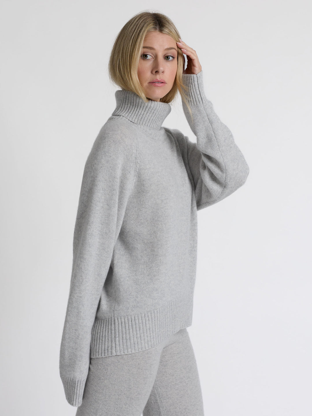 kashmina turtle neck cashmere sweater milano light grey wool Scandinavian design sustainable fashion