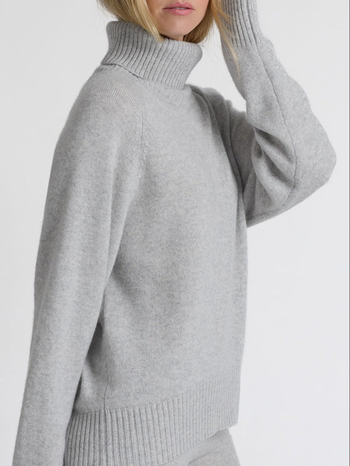 Cashmere sweater "Milano" - light grey - 100% pure Cashmere - Scandinavian design - Kashmina of Norway