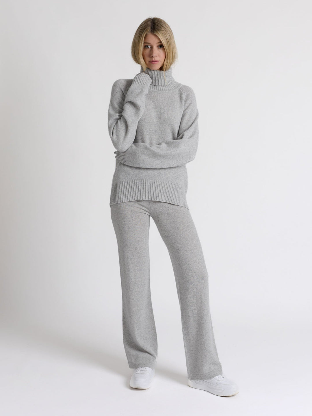 Cashmere sweater "Milano" - light grey - 100% pure Cashmere - Scandinavian design - Kashmina of Norway