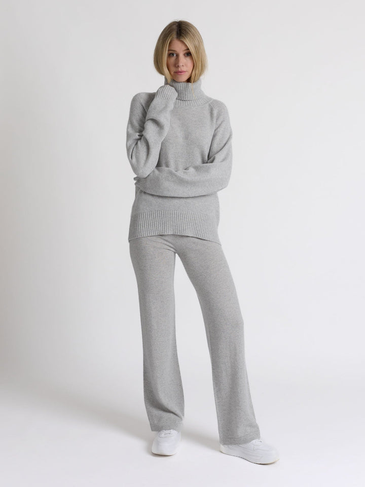 Cashmere sweater "Milano" - light grey - 100% pure Cashmere - Scandinavian design - Kashmina of Norway