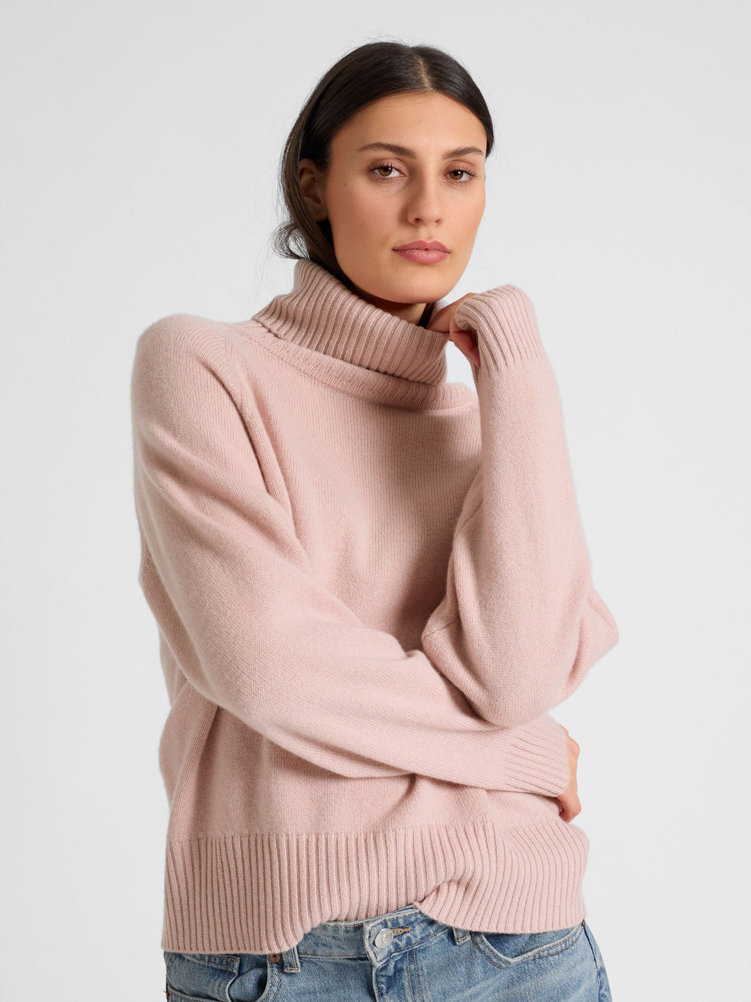 kashmina turtle neck cashmere sweater milano , color rose glow, cashmere wool Scandinavian design sustainable fashion.