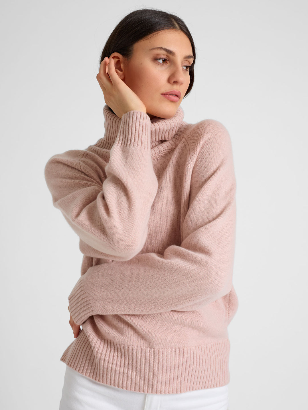 kashmina turtle neck cashmere sweater milano , color rose glow, cashmere wool Scandinavian design sustainable fashion.