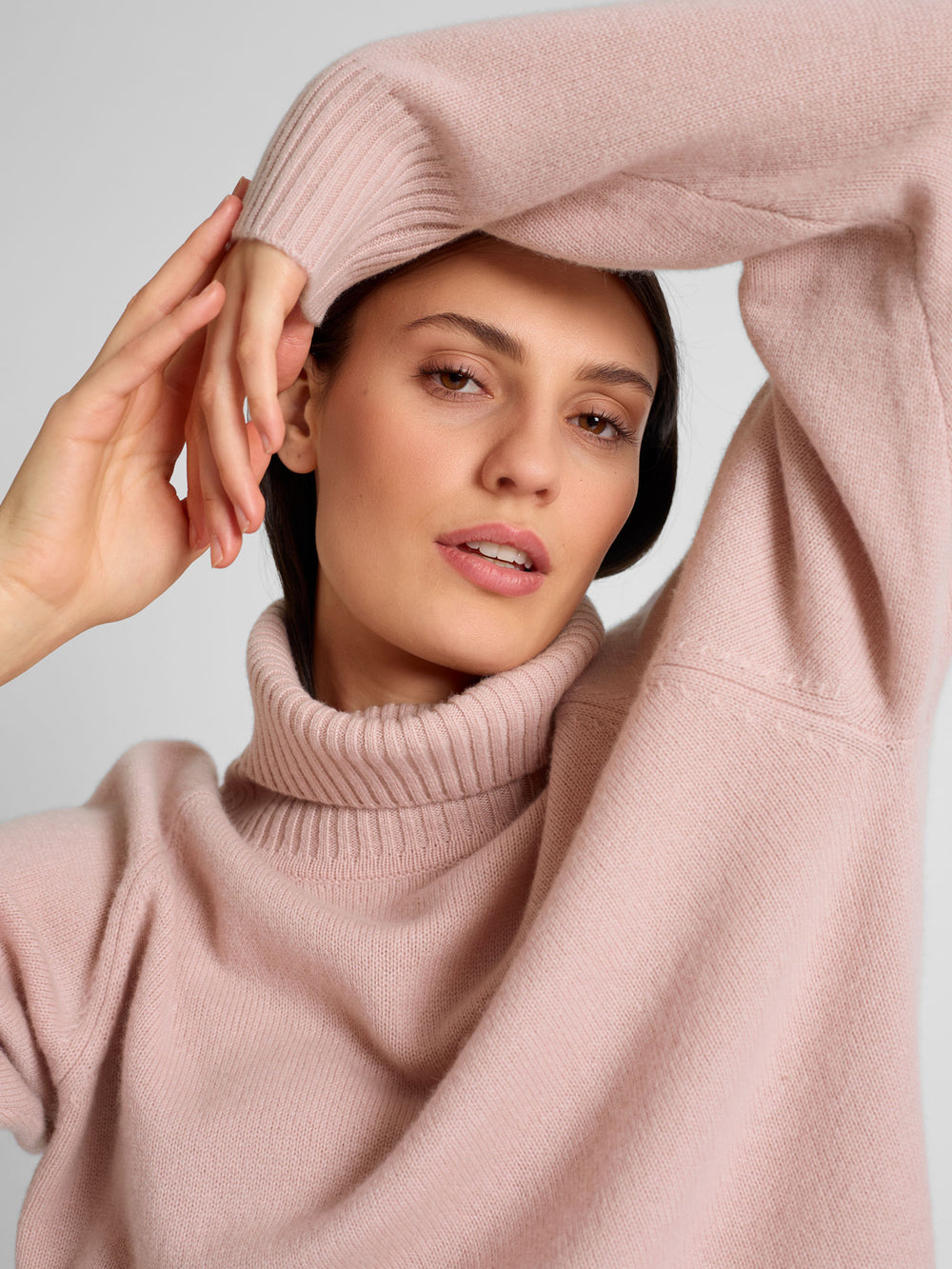 kashmina turtle neck cashmere sweater milano , color rose glow, cashmere wool Scandinavian design sustainable fashion.