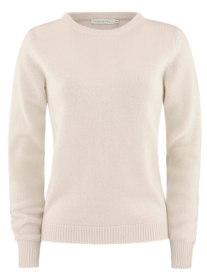 Cashmere sweater "Saga" in 100% pure cashmere. Color Pearl. Scandinavian design by Kashmina.