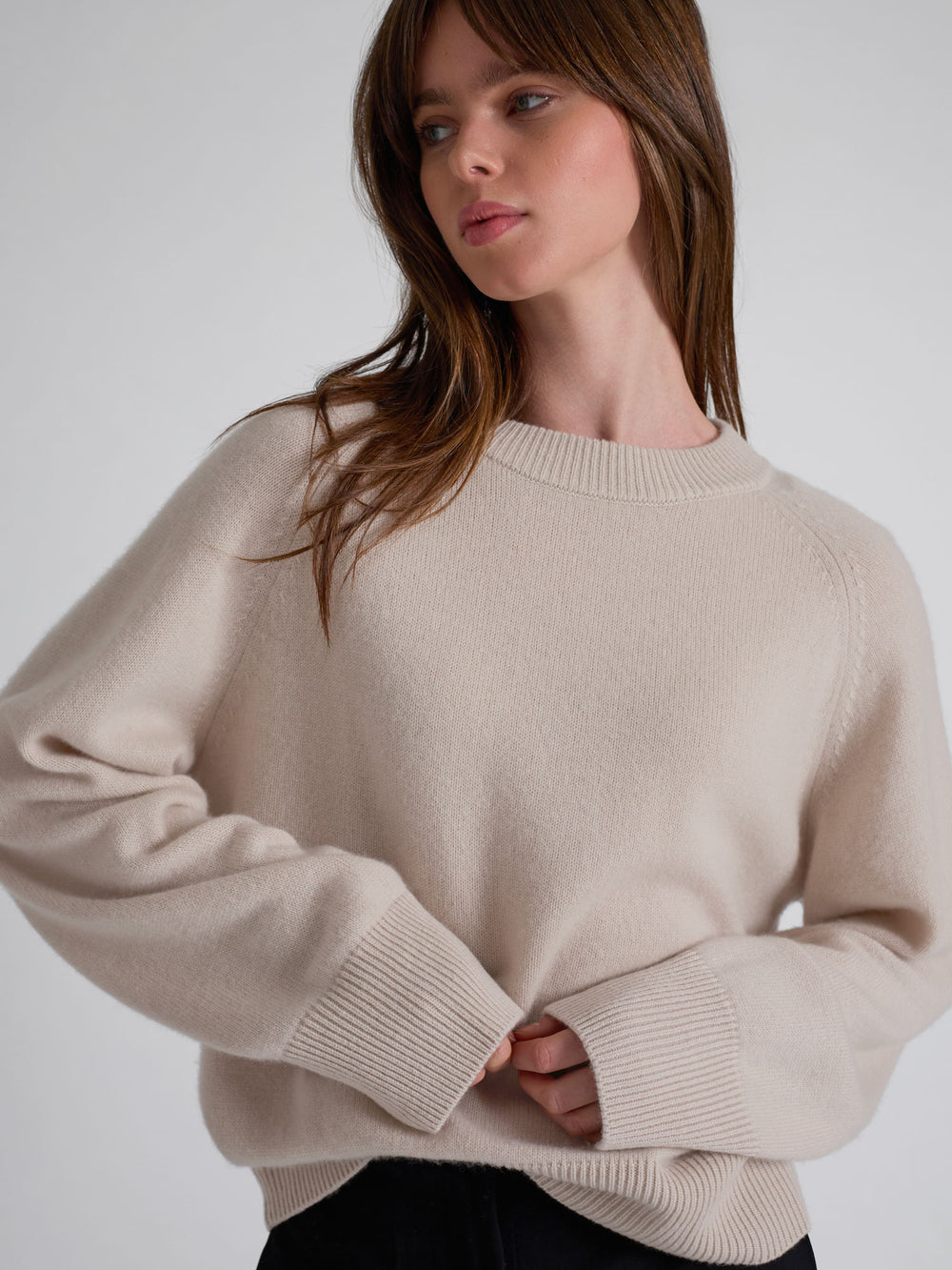 Chunky cashmere sweater "Signy" in 100% pure cashmere. Scandinavian design by Kashmina. Color: Cream.