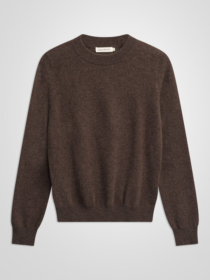 Cashmere sweater "Thora" in 100% pure cashmere. Long sleeves, round neck. Scandinavian design by Kashmina. Color: Dark Brown.