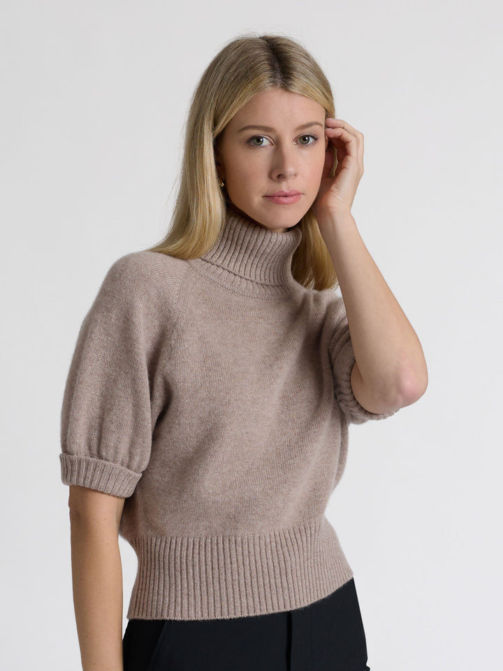 Short sleeved turtle neck cashmere sweater. Color Toast. Scandinavian design by Kashmina