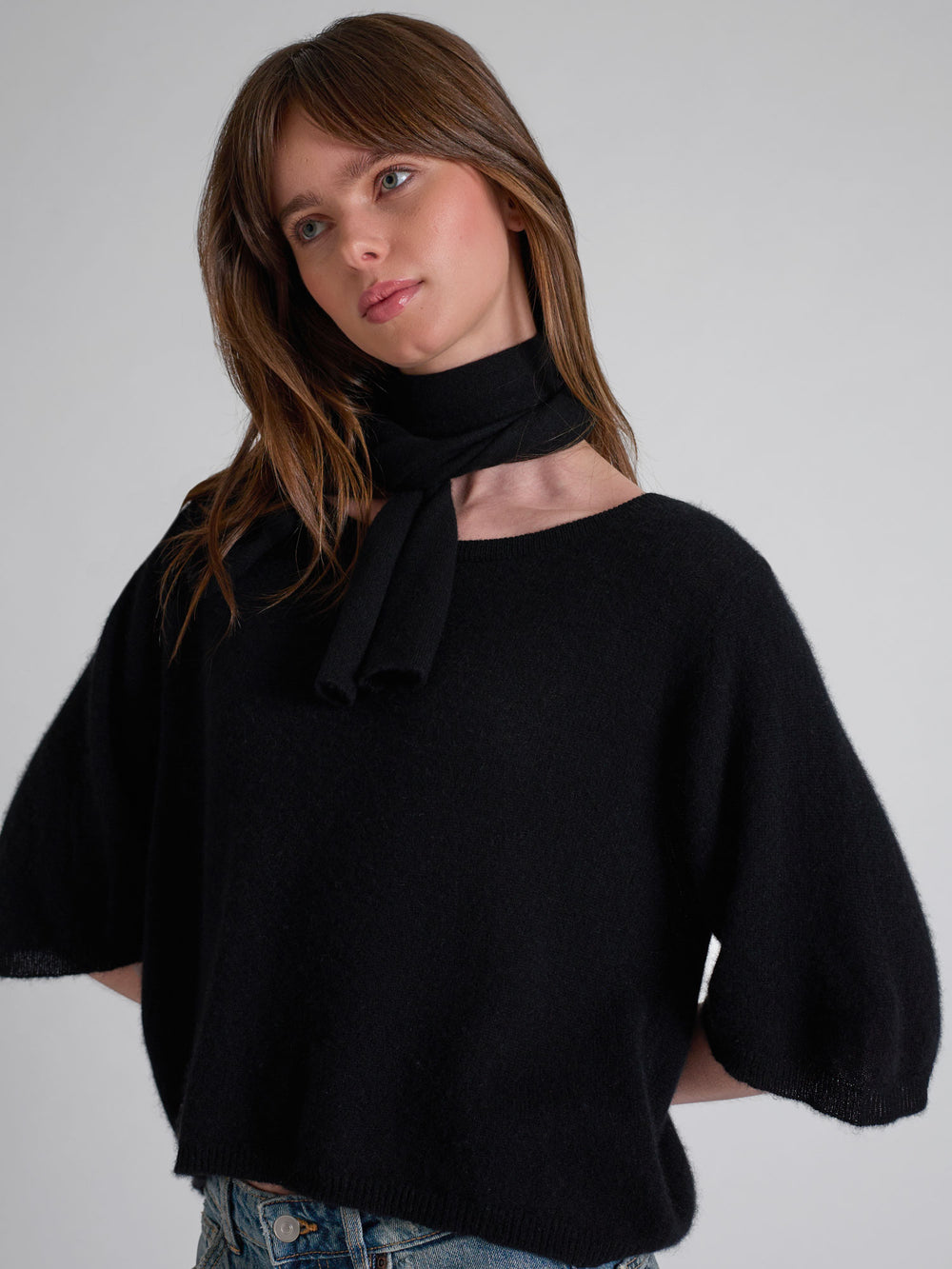 Cashmere top in 100% pure cashmere. Scandinavian design by Kashmina. Color; Black.