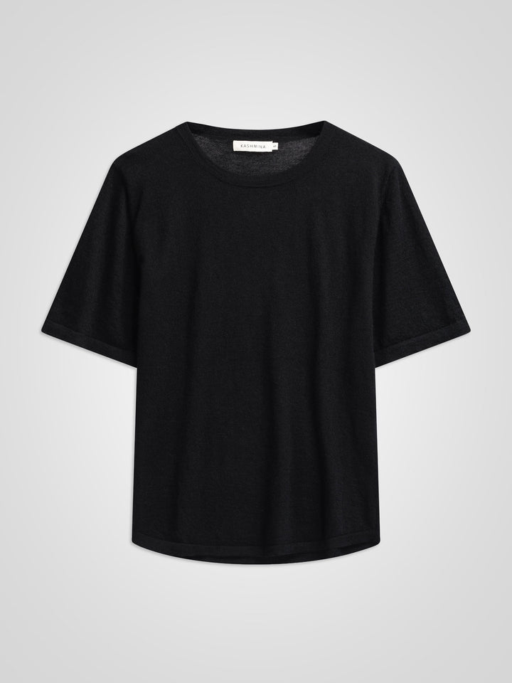 Cashmere t-shirt "Airy" in 100% pure cashmere. Color: Black. Scandinavian design by Kashmina.